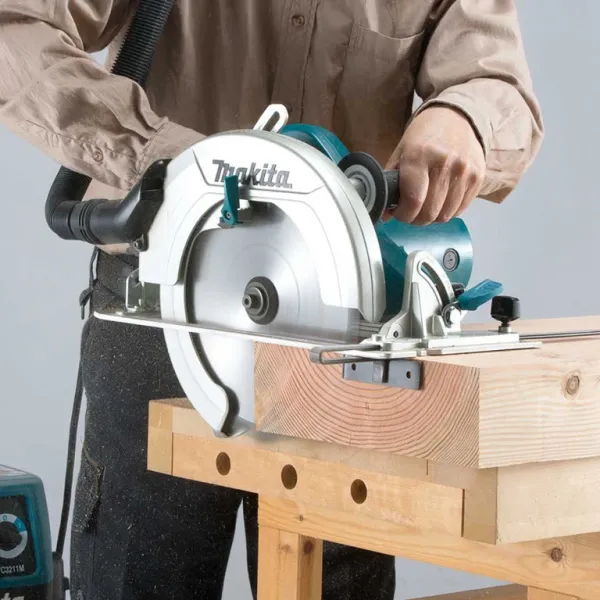 Електрически циркуляр Makita HS0600/ 2kW