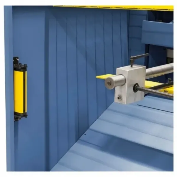 Машина за рязане на ламарина BERNARDO MTM 1250x3 mm/ 30kW