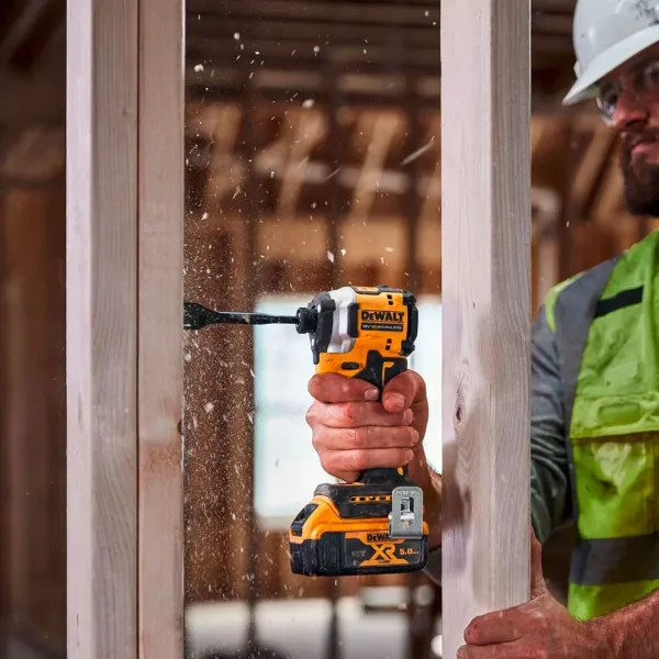 Акумулаторен ударен винтоверт DeWALT DCF850E2T/ 18V/ 2x1.7Ah