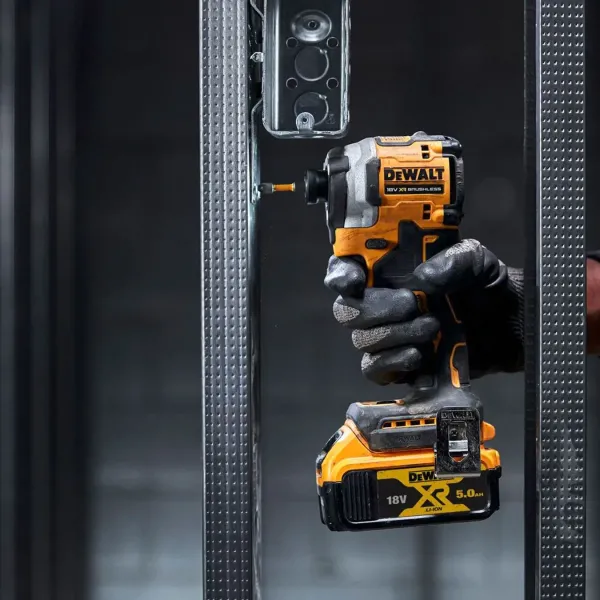 Акумулаторен ударен винтоверт DeWALT DCF850E2T/ 18V/ 2x1.7Ah