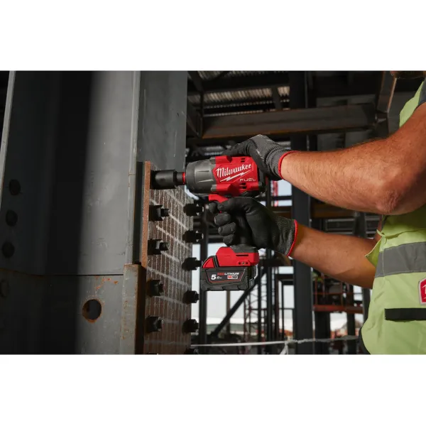 Акумулаторен гайковерт Milwaukee M18 FHIW2F12-502X/ 18V/ 2x5Ah