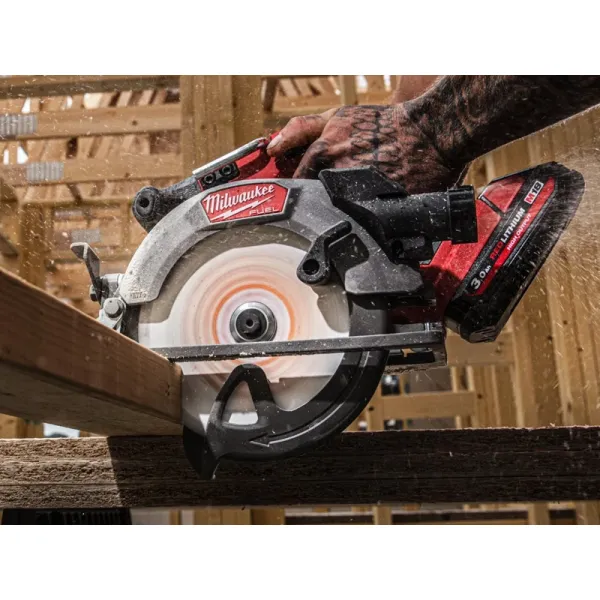 Акумулаторен ръчен циркуляр Milwaukee M18FCS552-302X/ 18V/ 2x3Ah