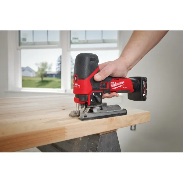 Акумулаторен прободен трион MIlwaukee M12 FJS-422X/ 12V/ 2Ah/ 4Ah