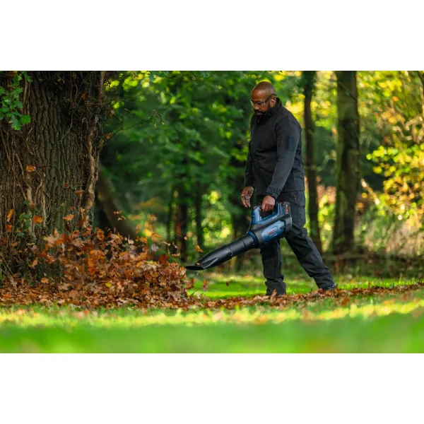 Акумулаторна духалка за листа Bosch GBL18V-800/ 18V