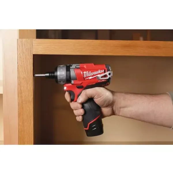 Акумулаторен винтоверт Milwaukee M12BDD-202X/ 12V/ 2x2Ah