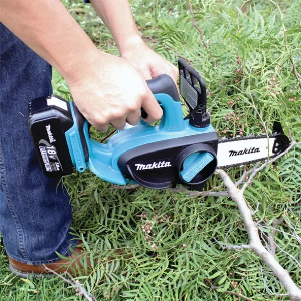 Акумулаторен верижен трион Makita DUC122Z / 18 V