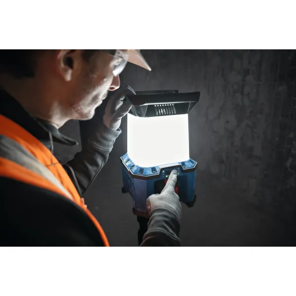 Акумулаторна лампа Bosch GLA 18VH-7500/ 18V