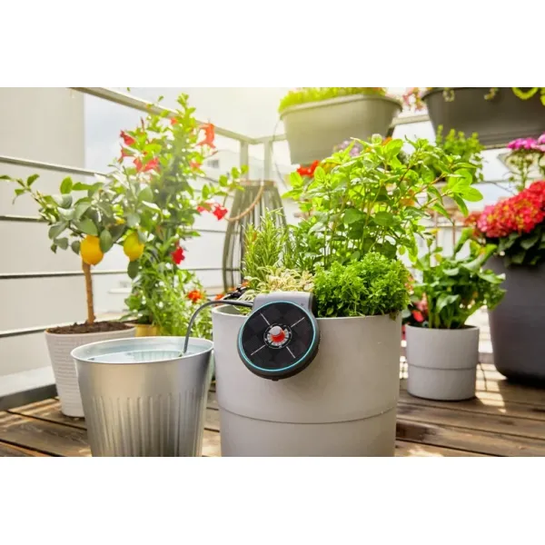 Соларно захранван комплект за напояване Gardena AquaBloom