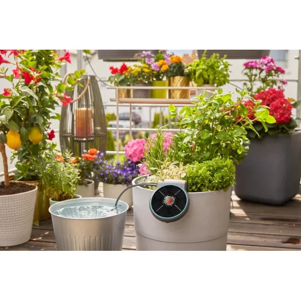 Соларно захранван комплект за напояване Gardena AquaBloom