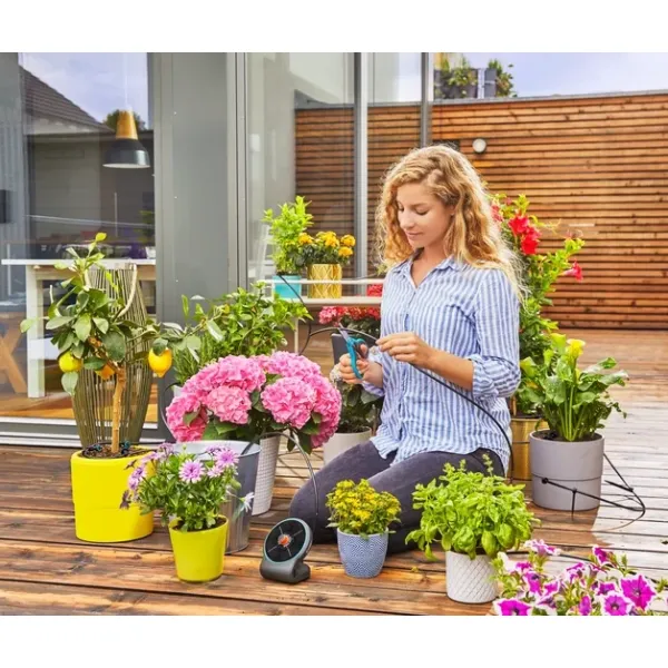 Соларно захранван комплект за напояване Gardena AquaBloom