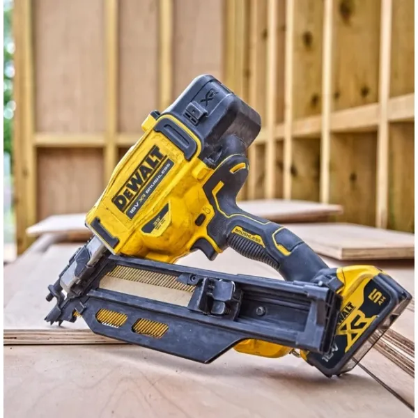 Акумулаторен такер Dewalt DCN930N/ 18V