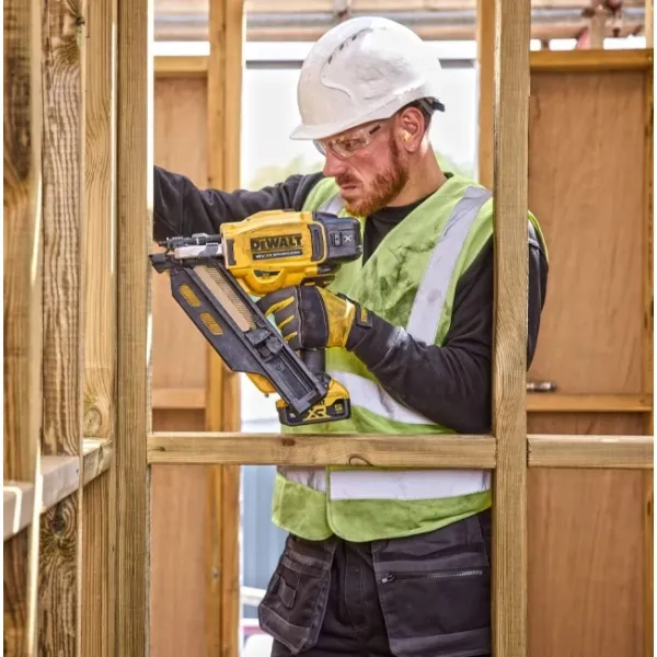 Акумулаторен такер Dewalt DCN930N/ 18V