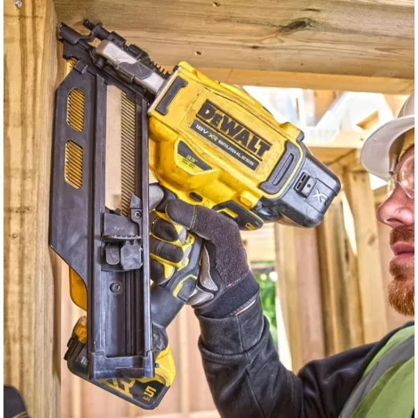 Акумулаторен такер Dewalt DCN930N/ 18V