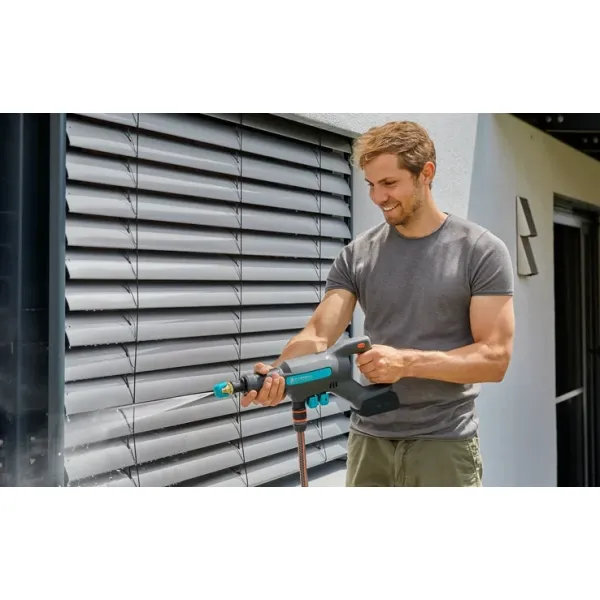 ПРОМО ПАКЕТ! Акумулаторна водоструйка AquaClean 24/18V P4A + подарък зарядно и батерия GARDENA
