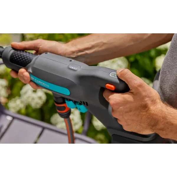 ПРОМО ПАКЕТ! Акумулаторна водоструйка AquaClean 24/18V P4A + подарък зарядно и батерия GARDENA