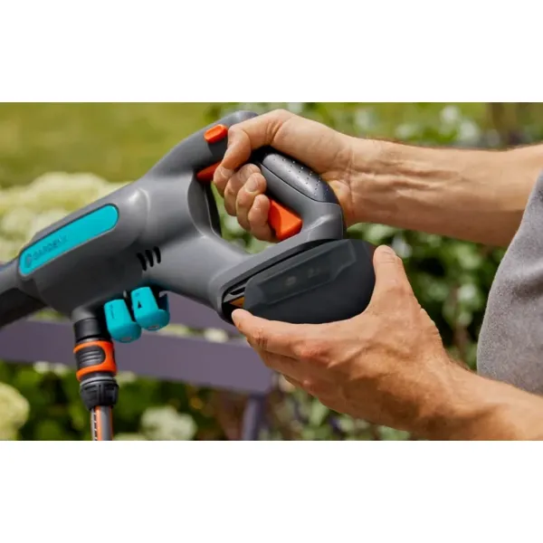 ПРОМО ПАКЕТ! Акумулаторна водоструйка AquaClean 24/18V P4A + подарък зарядно и батерия GARDENA