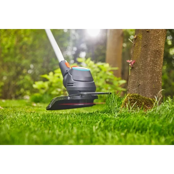 ПРОМО ПАКЕТ! Акумулаторен тример ComfortCut 23/18V P4A + подарък зарядно и батерия GARDENA