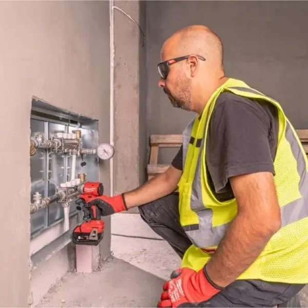 Акумулаторен винтоверт Milwaukee M18BLIDRC-402C/ 18V/ 2x4Ah