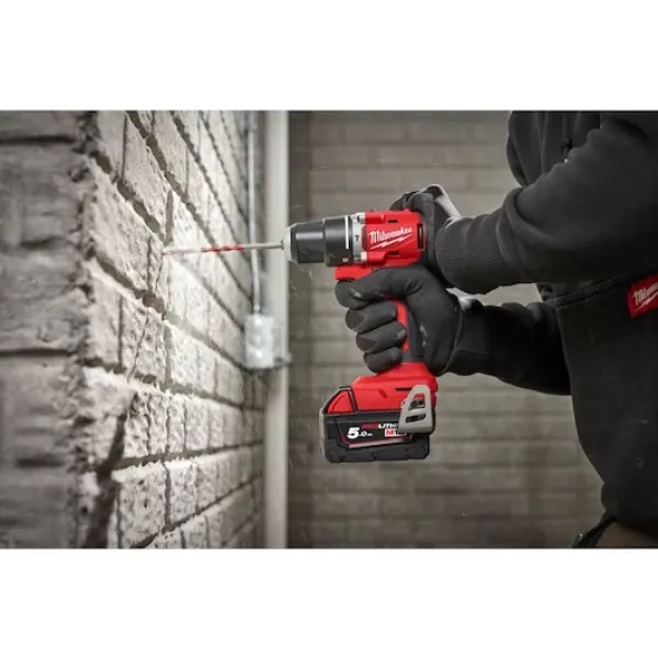 Акумулаторен винтоверт Milwaukee M18BLDDRC-502C/ 18V/ 2x5Ah