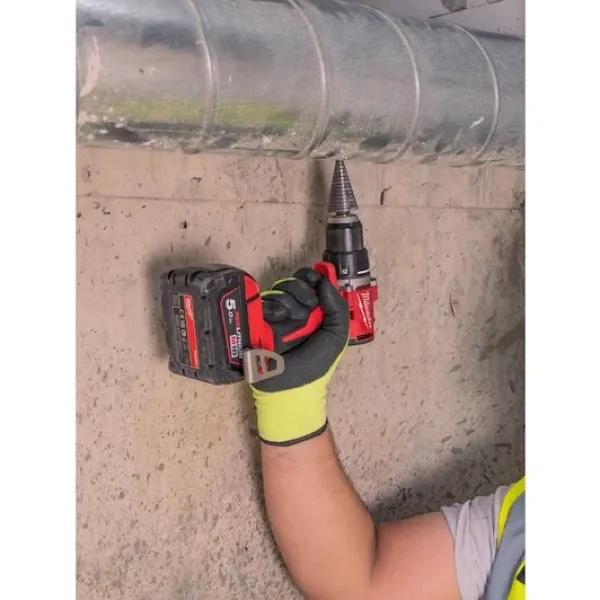Акумулаторен винтоверт Milwaukee M18BLDDRC-502C/ 18V/ 2x5Ah