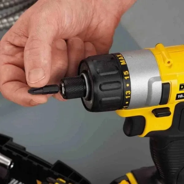Акумулаторен винтоверт DeWALT DCF610D2 Li-Ion - 10.8 V 8Nm